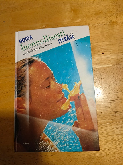 Hoida luonnollisesti itseäsi -kirja