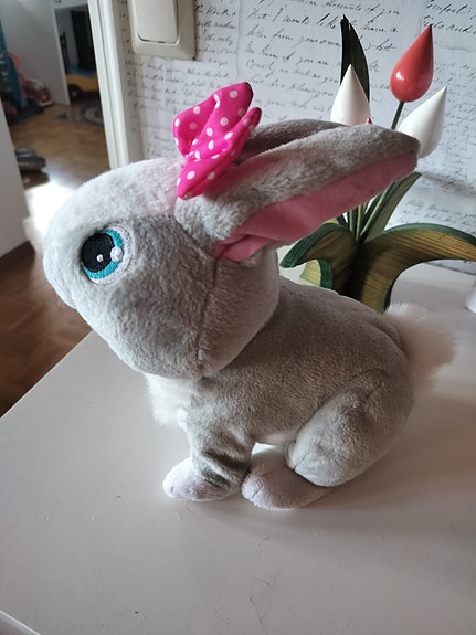 Liikkuva ja ääntelevä pupu