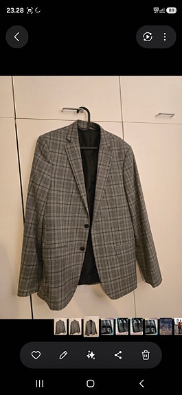 Harmaa ruudullinen pikkutakki