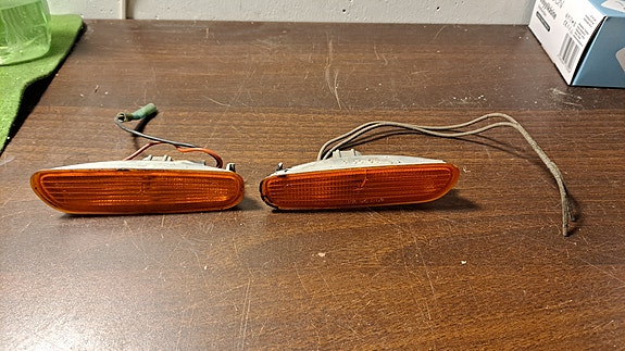 Volvo V/S 40 äärivalot vasenpuoli