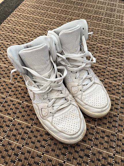 Nike valkoiset korkeavartiset tennarit koko 41