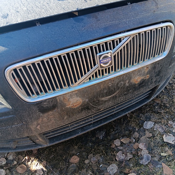 Volvo V50 etusäleikkö / maski