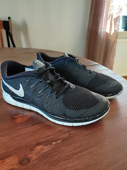 Nike Free 5.0 musta (EU 40) – kevyt treenikenkä