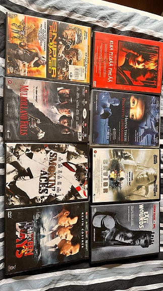 Toiminta- ja jännitys-DVD-elokuvia