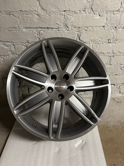 Maserati 20” vanteet 5x114,3 2015 Quattroporte GTS Mercurio