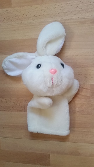 Käsinukke valkoinen pupu