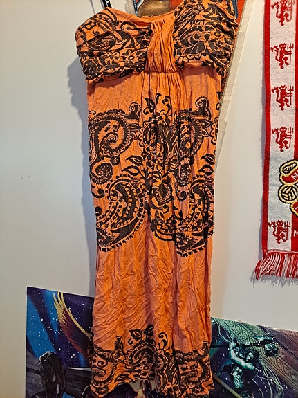Naisten oranssi mekko XS