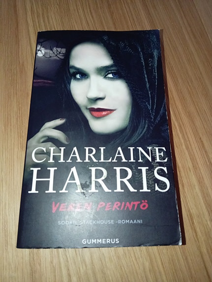 Charlaine Harris: Veren perintö, Sookie Stackhouse -romaani