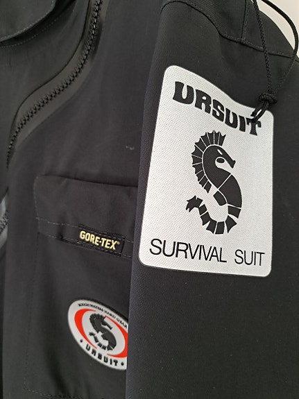 Ursuit Sea Horse pelastuskuivapuku XL musta