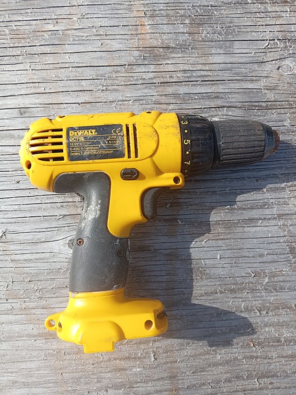Dewalt 12v porakone runko