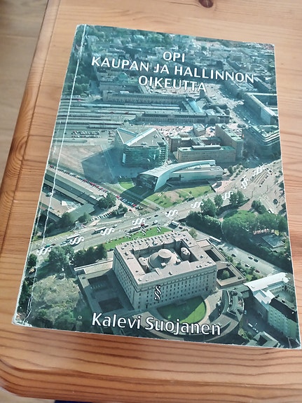 Kalevi Suojanen: Opi kaupan ja hallinnon oikeutta