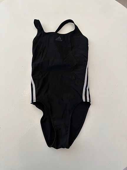 Adidas uimapuku koko 36 musta