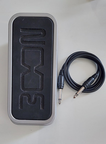 Zoom FP02M expression pedal