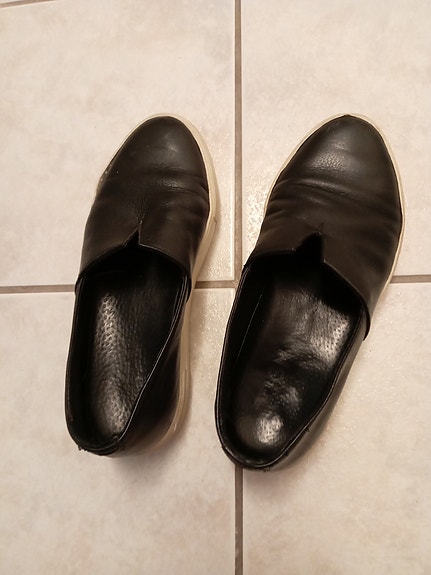 mustat nahka loafer kengät