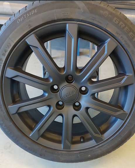 Audi 17" aluvanteet ja 225/45ZR17 renkaat