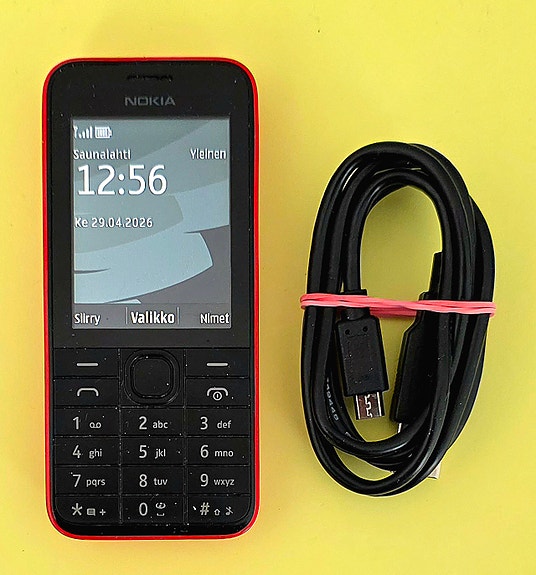 Nokia 208 2G. punainen + tarvikkeet, testattu