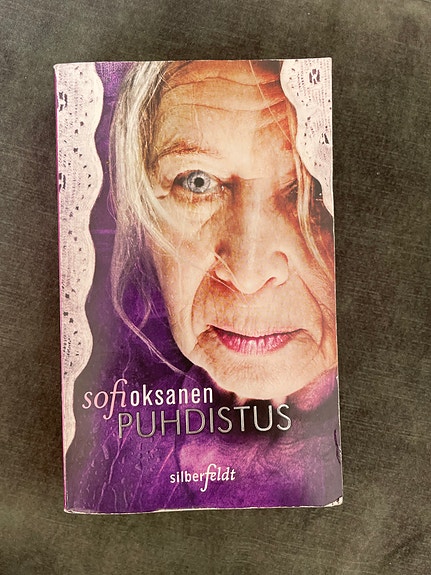 Sofi Oksanen Puhdistus -pokkari