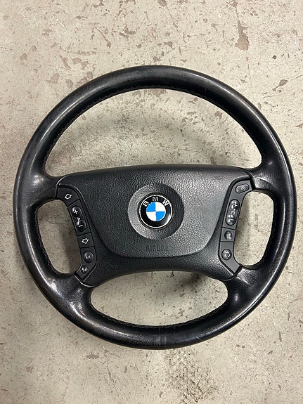 BMW ratti ja airbag