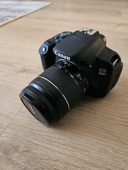 Canon eos 700D