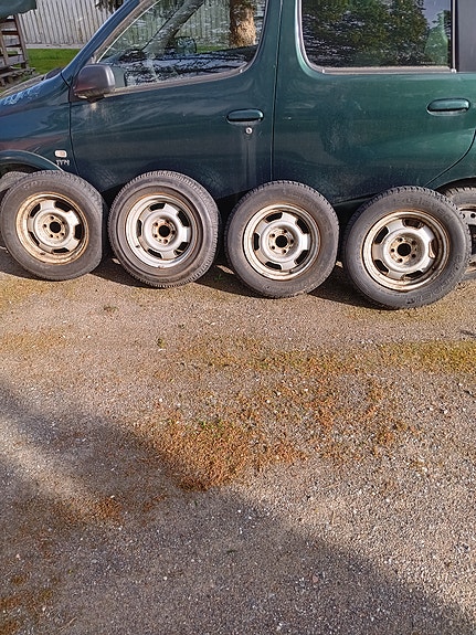 vanhat Volvon renkaat ja vanteet
