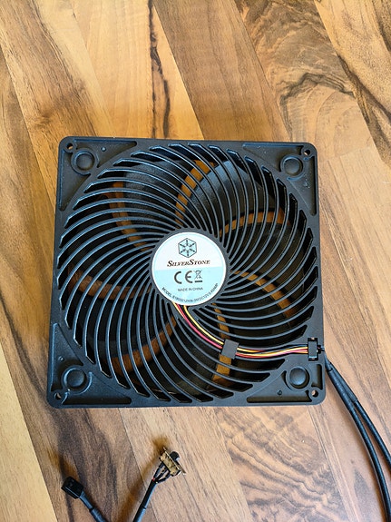 SilverStone Kotelotuuletin 180mm x 180mm