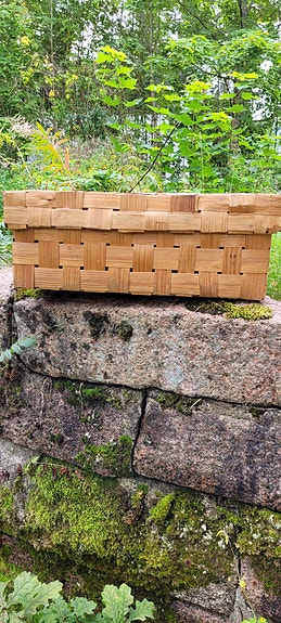 Iso kannellinen vanha pärekori
