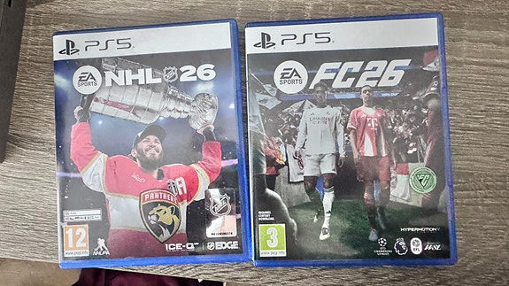 PS5 NHL26 ja EA Sports FC26 pelit