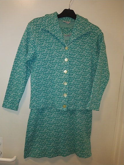 Vintage naisten jakkupuku 1960-luvulta