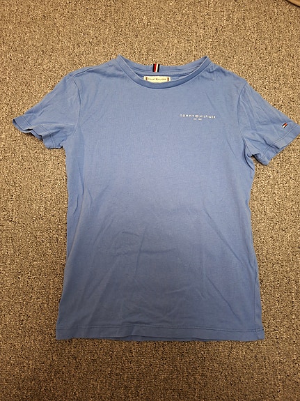 Tommy Hilfiger t-paita