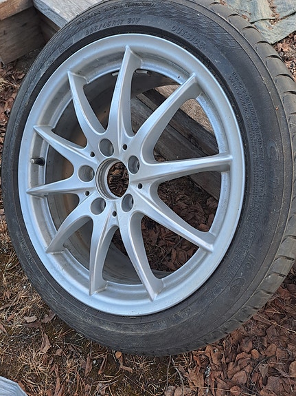 17" alumiinivanne 7.5Jx17H2 ET52 + rengas 225/45 R17