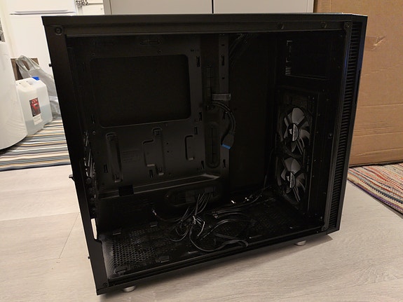 Fractal Design Define R5 Blackout ATX-kotelo + ikkunakylki