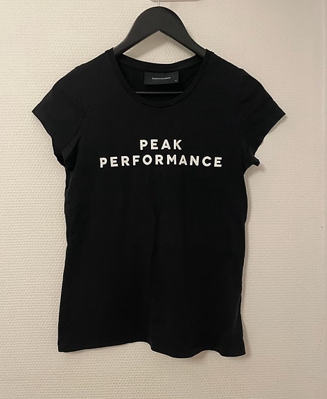 Peak Performance musta t-paita (naisten XS)