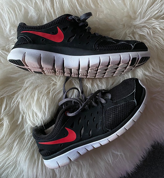 Mustat Nike lenkkarit