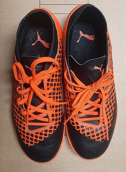 Puma Future 38 oranssit mustat jalkapallokengät