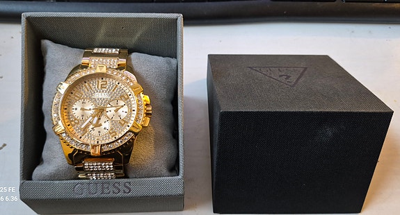 GUESS kultainen rannekello unisex