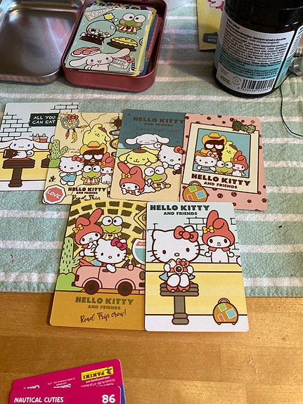 Hello Kitty and Friends keräilykortit
