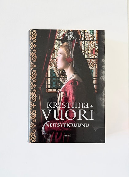 Neitsytkruunu – Kristiina Vuori
