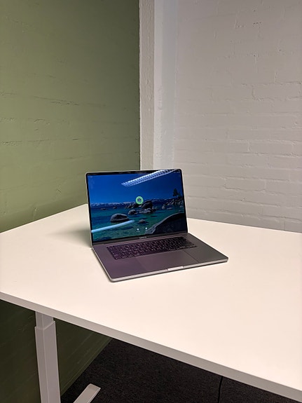 Apple MacBook
