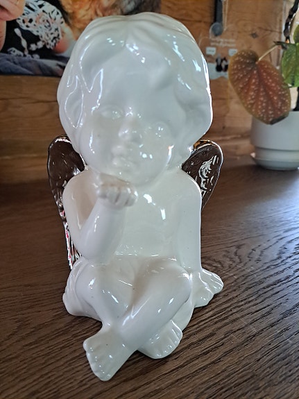 koriste‑enkeli figuuri valkoinen