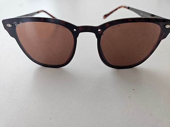 Ray-Ban naisten aurinkolasit