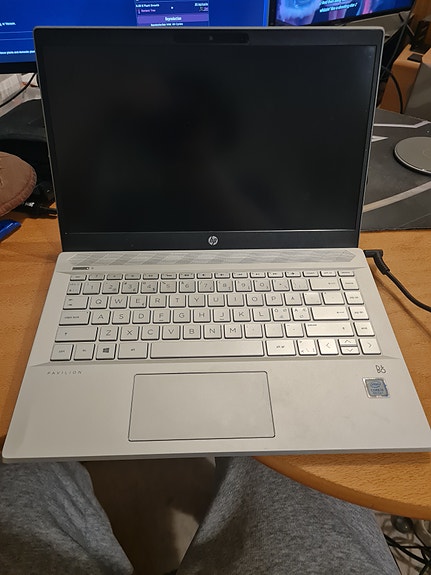 HP Pavilion 14 - 512GB NVMe SSD - 8GB RAM