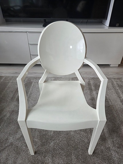 Kartell Louis Ghost lasten tuoli