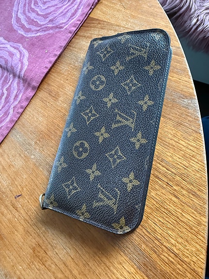 Louis Vuitton monogram lompakko unisex