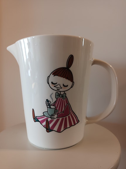 Muumikaadin: Juhlahetki, Mymmeli (2012-2015) Tarra kiinni. Made in Finland!