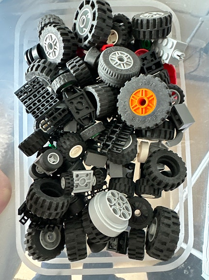 LEGO System renkaat ja osat