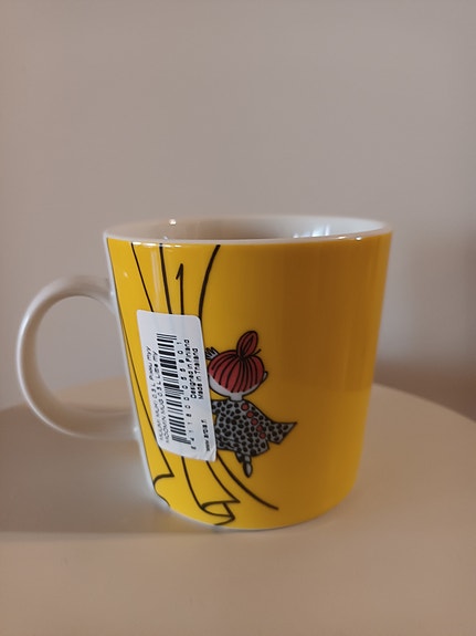 Muumimuki: Pikku Myy keltainen (2008-2014) tarra kiinni