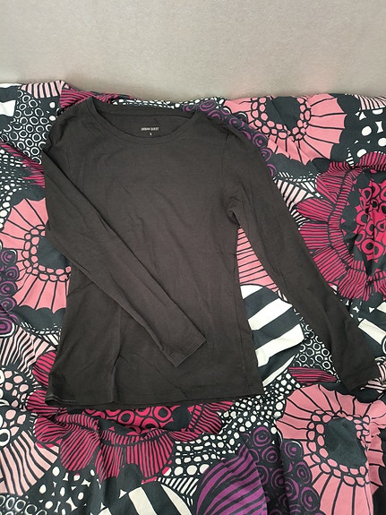 Urban Outfitters Urban Quest pitkähihainen paita S musta