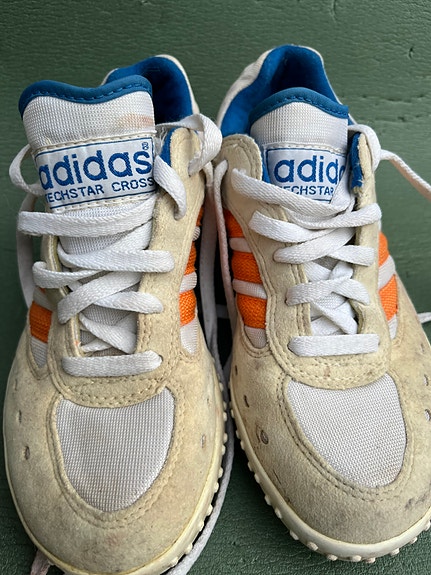 Adidas juoksu piikkarit 38