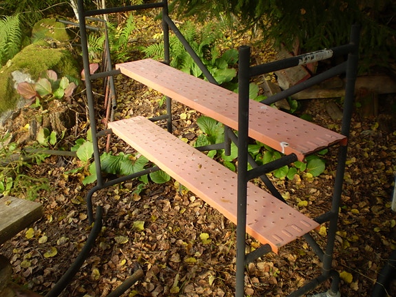 metallinen hyllytaso