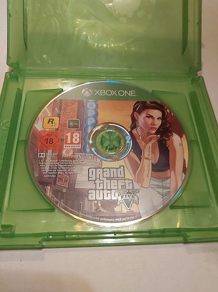 Xbox One Grand Theft Auto V peli